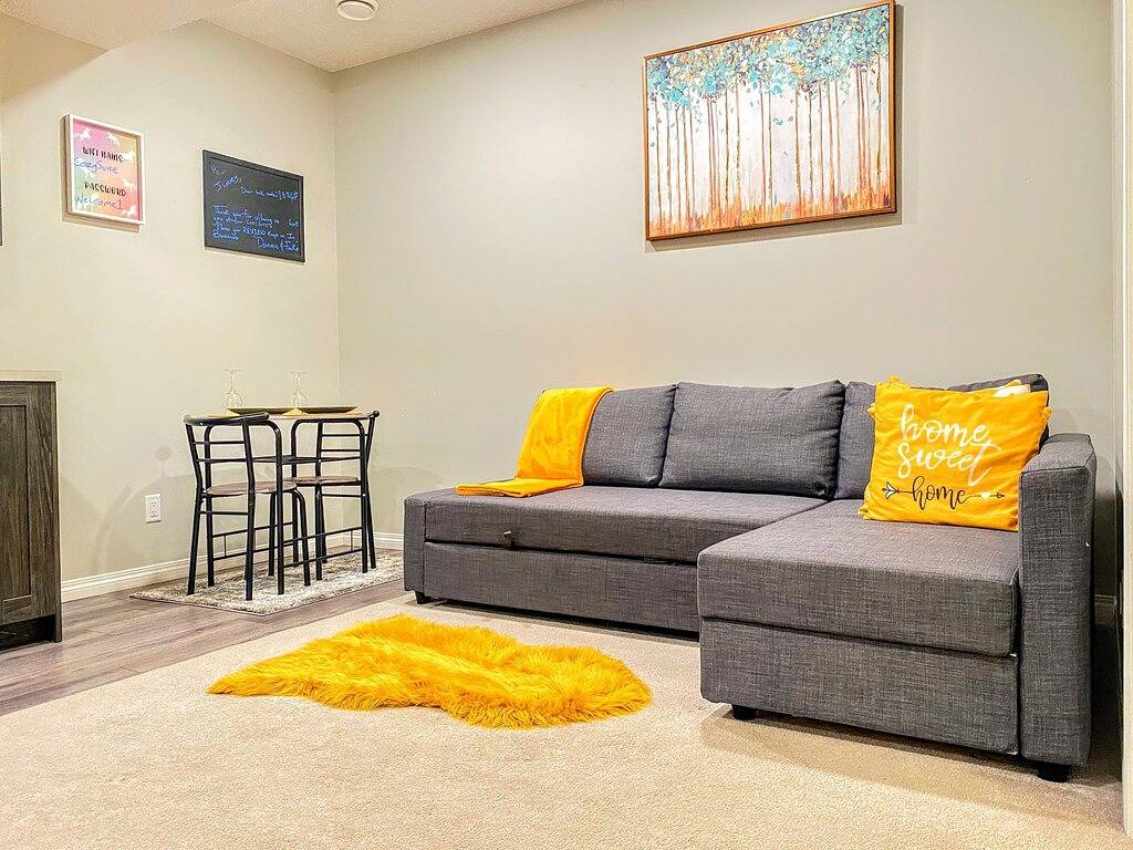 Ganze Wohnung, Newly Built and Cheerful 1-Bedroom Suite in Calgary, Kanadische Rocky Mountains