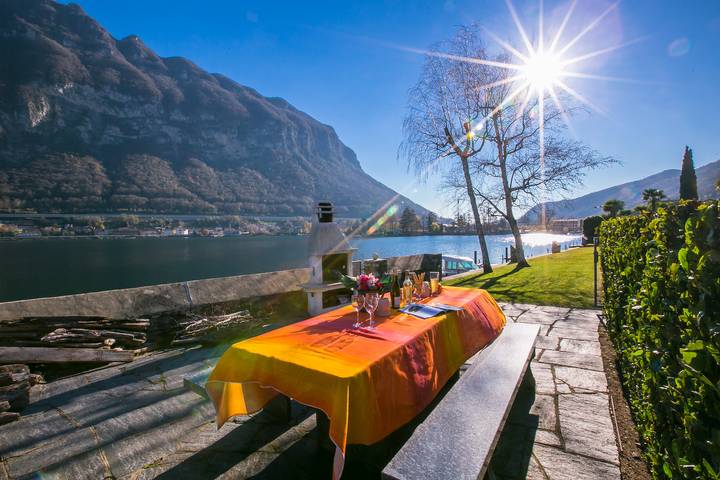 Ferienwohnung für 4 Personen, mit Sauna und Pool sowie Seeblick und Terrasse, kinderfreundlich am Luganersee