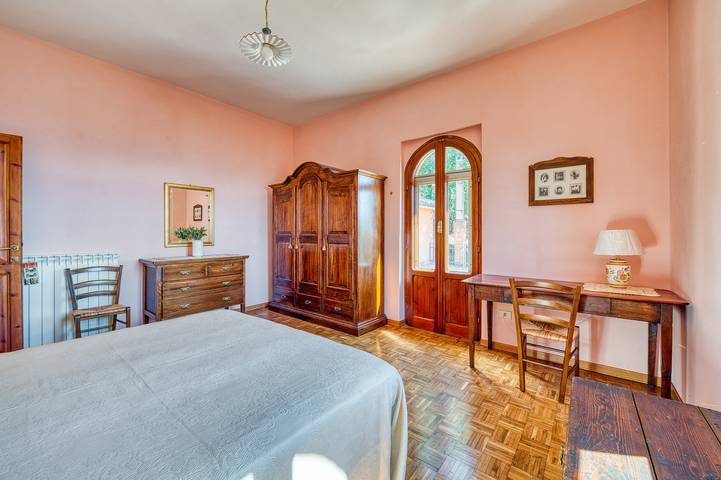 Villa Marta in Spoleto, 3 Bedrooms, 2 Bathrooms, Large Sun Terrace and Garden in Spoleto, Perugia Province