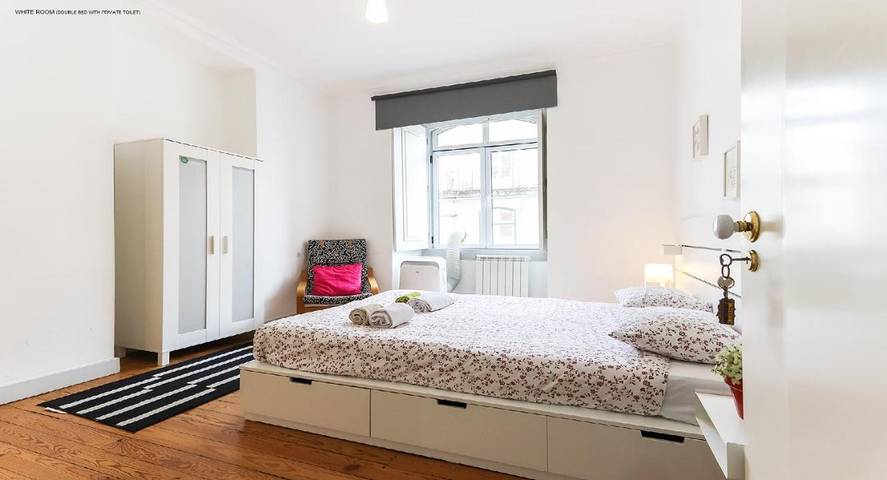 BnB für 11 Personen, mit Ausblick in Lissabon