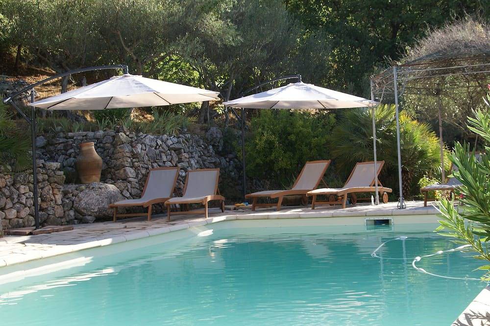 Maison sur 3 ha avec vue pour 10  personnes proche Cotignac in Montfort-sur-Argens, Région de Brignoles