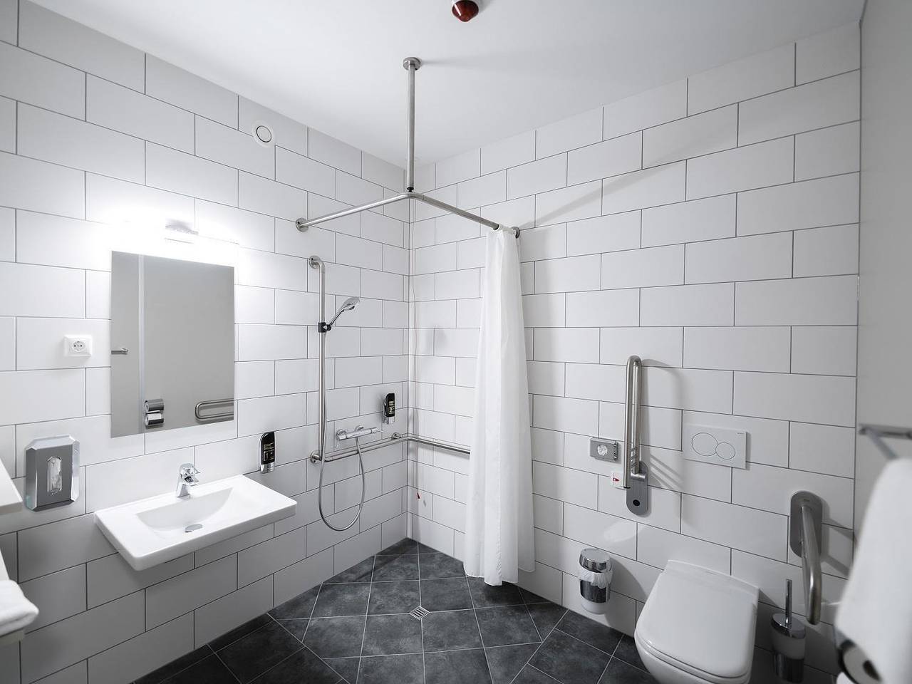 Doppelzimmer, Dusche, Wc, behindertengerecht in Marktgemeinde Podersdorf am See, Neusiedlersee-Hügelland