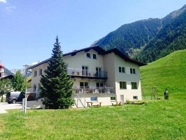 Appart’hôtel pour 4 personnes, avec Balcon et Terrasse ainsi que Jardin et Vue à Niederthai