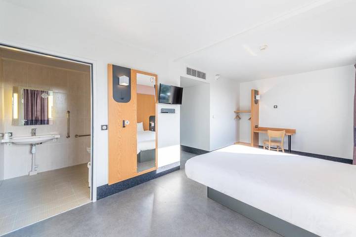 Hôtel pour 2 personnes à Lieusaint - 4