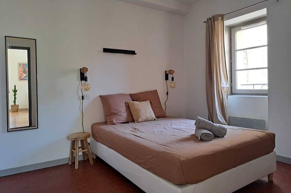 Entire apartment, Dubonnet - Coeur de ville in Brignoles, Brignoles region