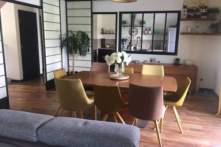 Location de vacances pour 7 personnes, avec terrasse et jardin à Dammartin-en-Goële