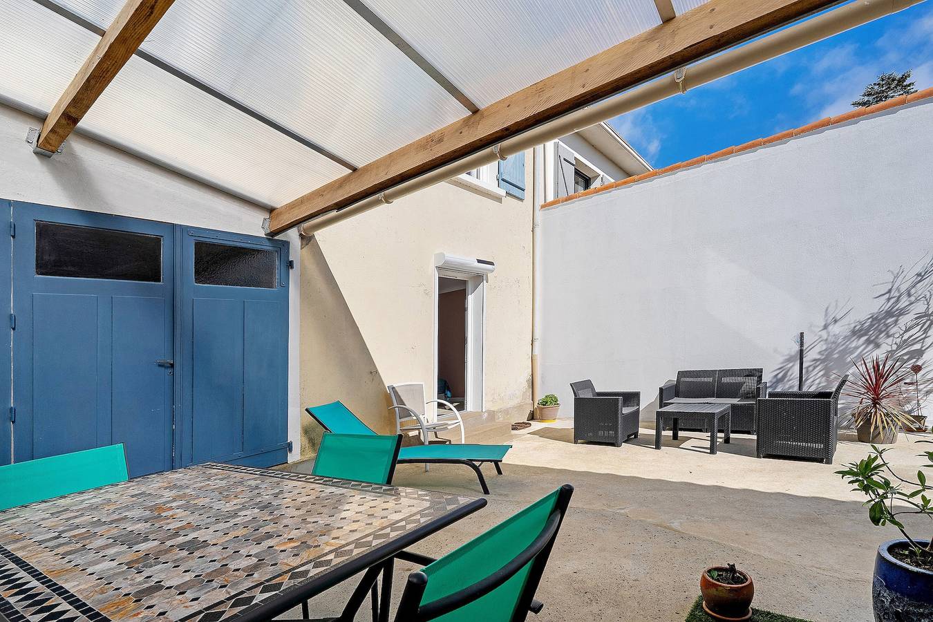 Gastenkamer “Les Passiflores” met gedeeld terras, tuin en Wi-Fi, foto 13
