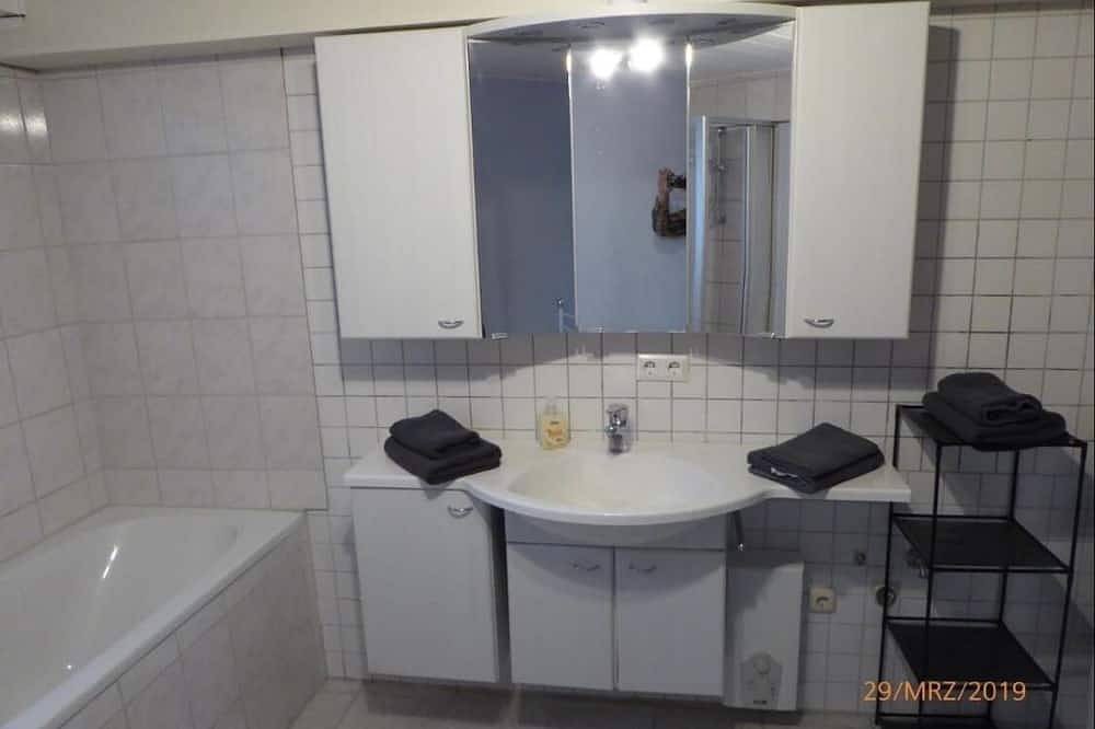 Ganze Wohnung, Ferienwohnung Charly in Flacht, Lahn-Taunus