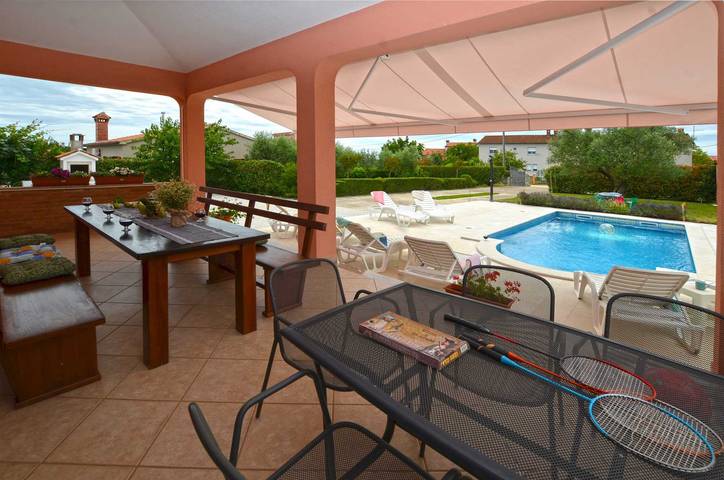 Villa pour 10 personnes, avec jardin ainsi que terrasse et piscine à Barban - 3