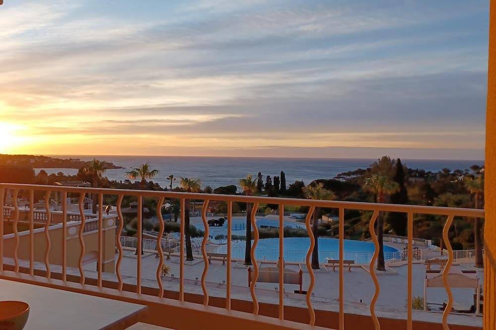 Entire apartment, Sea view Village Cap Estérel Agay- St Raphaël on the French Riviera in Agay, Saint-Raphaël