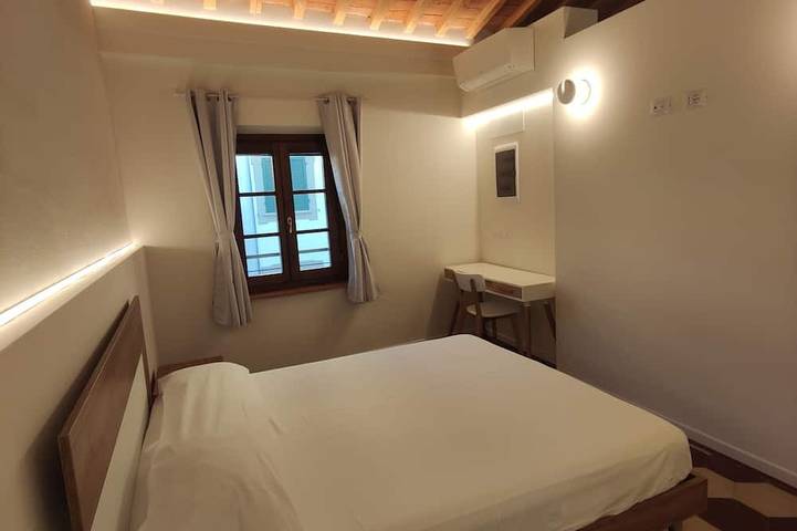 Appartamento intero, Appartamento con grande terrazza panoramica in pieno centro del borgo. in Peccioli, Pisa e dintorni