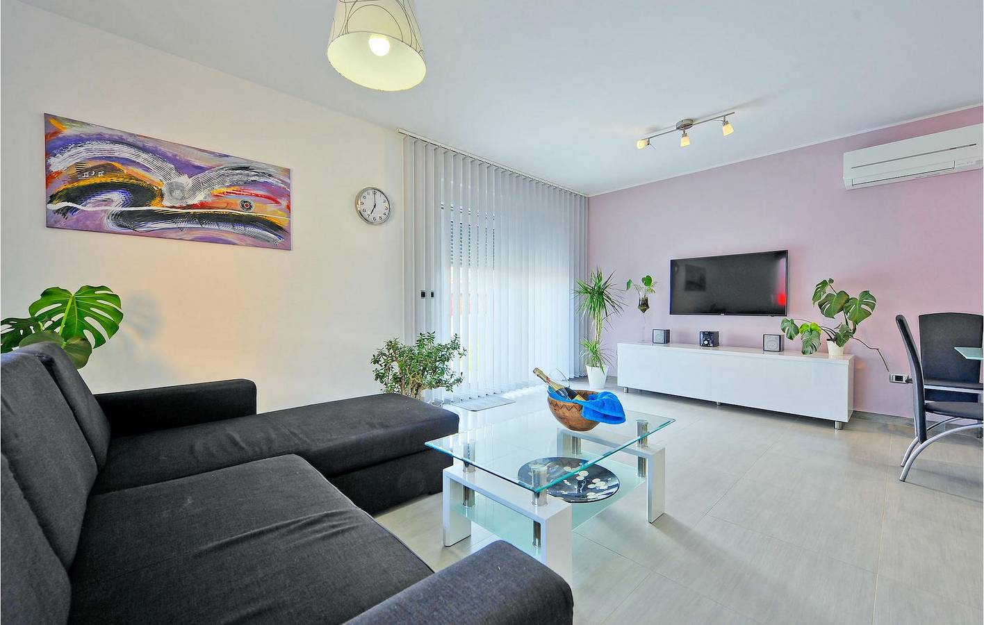 Geräumige 2-Zimmer-Wohnung mit Pool, in der Nähe des Stadtzentrums von Sisan in Sisan, Südküste Istrien