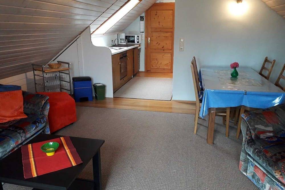 Ganze Wohnung, Ferienwohnung 2 (Dachgeschoss) - Ferienwohnungen Hof Münch in Kleinern, Edertal