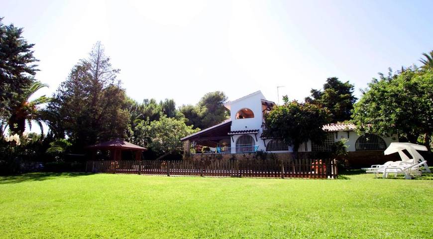 Casa rural para 12 personas, con Balcón y Terraza además de Jardín y Piscina en Roda de Bará - 4