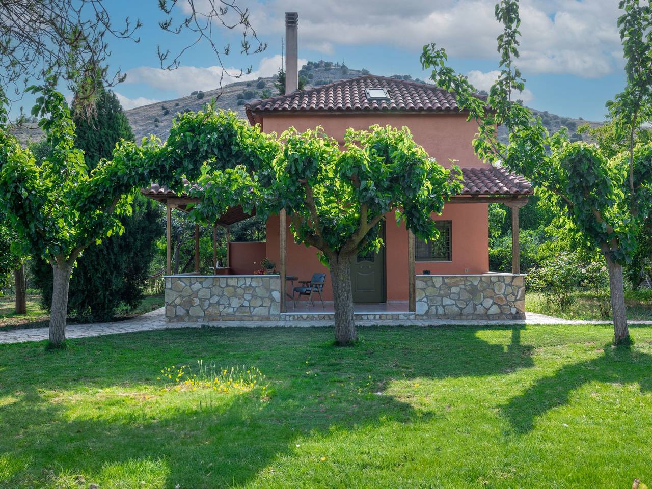 Haus in Nea Tirintha mit privatem Parkplatz in Nea Tiryntha, Argolis