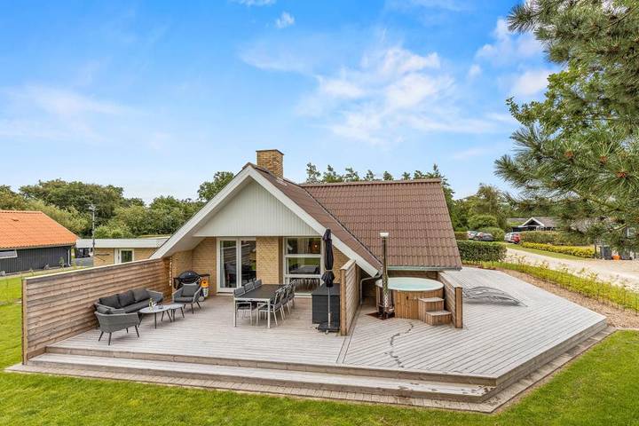 Ferienhaus für 6 Personen, mit Balkon/Terrasse und Garten