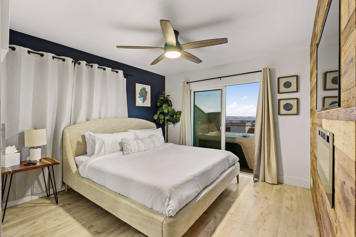 The California - Dreamy San Diego Oasis w  Hot Tub in San Diego, San Diego County