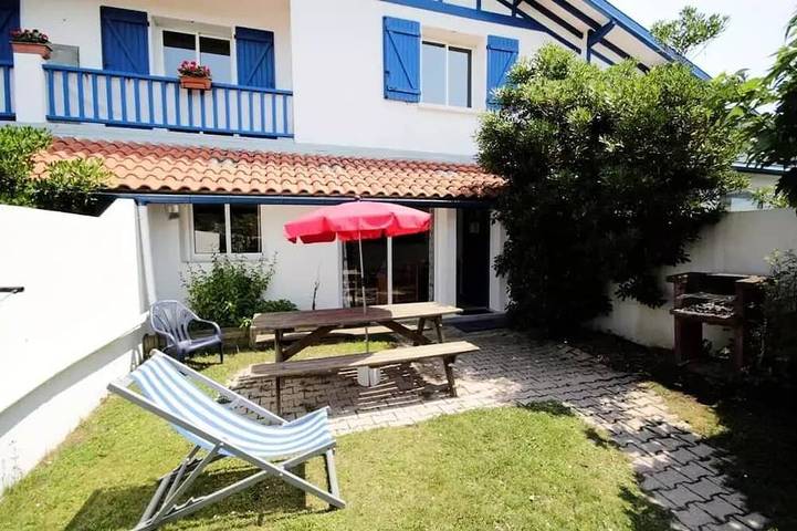 Gîte pour 5 personnes, avec terrasse et piscine dans Plage de Mayarco