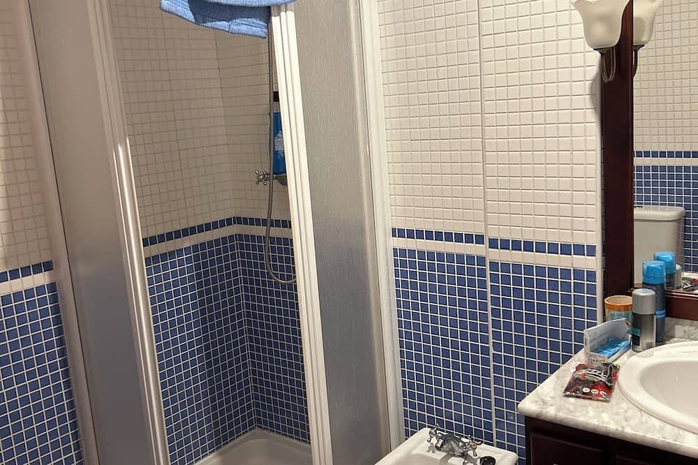 Entire apartment, Fantastic Family Apartment with Indoor/Outdoor Pools & Gardens, Secure Parking in Playas de Vera, Vera