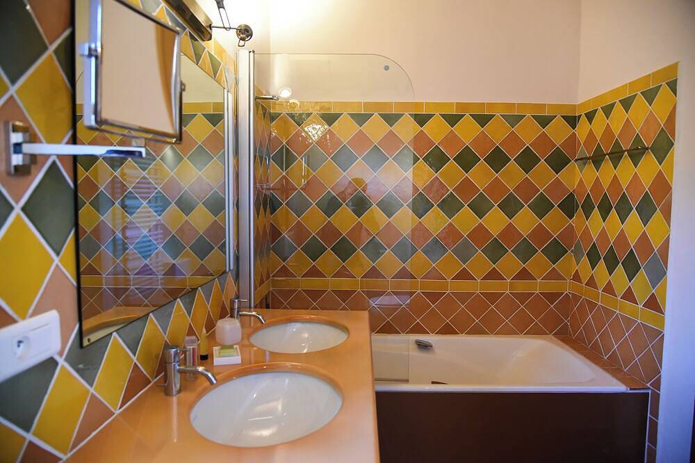 Charming Mas in Provence near Aix in Rognes, Aix-en-Provence region