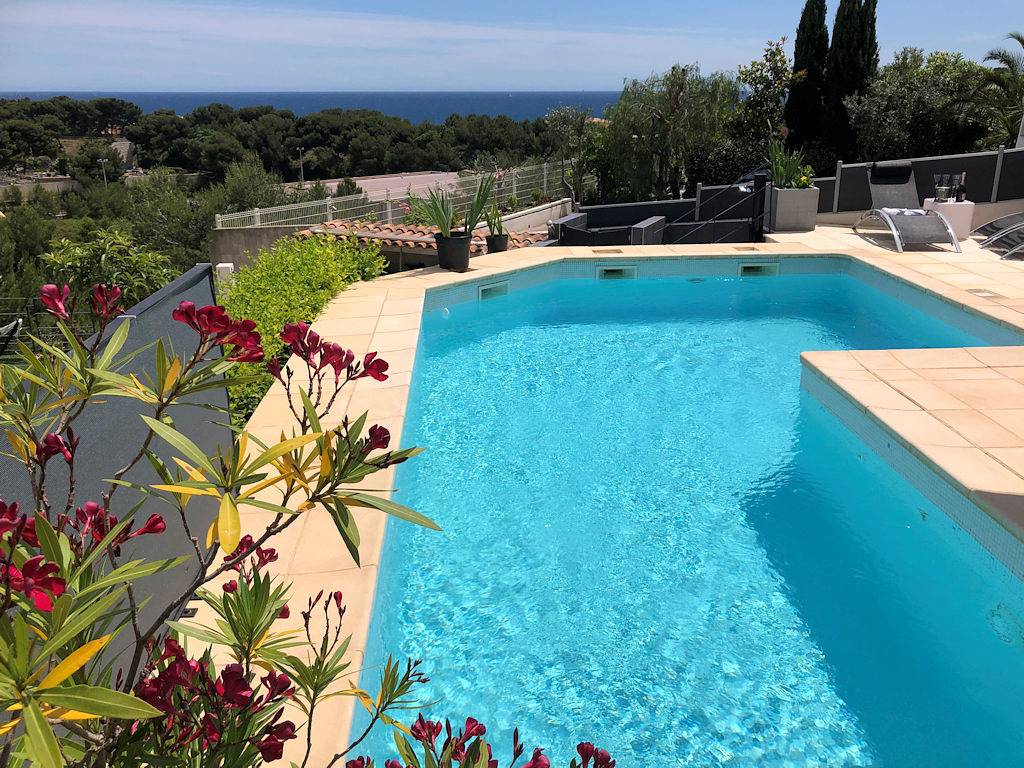 Bas de villa, Côte Bleue vue mer, piscine, jacuzzi sauna, parking in Sausset-les-Pins, Région d'Istres