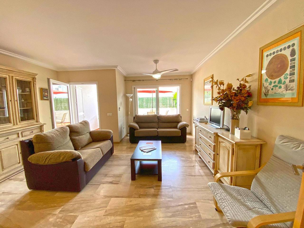 Terraced house with shared pool in residential area in Conil, sleeps 5 in Conil de la Frontera, Costa de la Luz