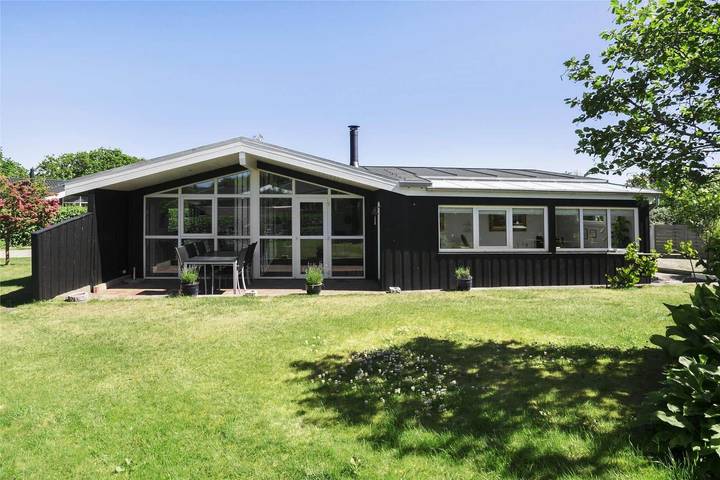 Ferienhaus für 6 Personen, mit Terrasse und Garten in Tversted
