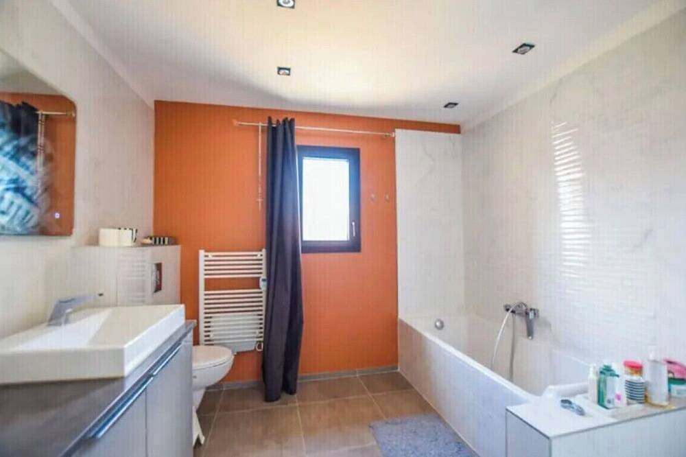 House ventoux view, swimming pool in Rochefort-du-Gard, Region de Nimes