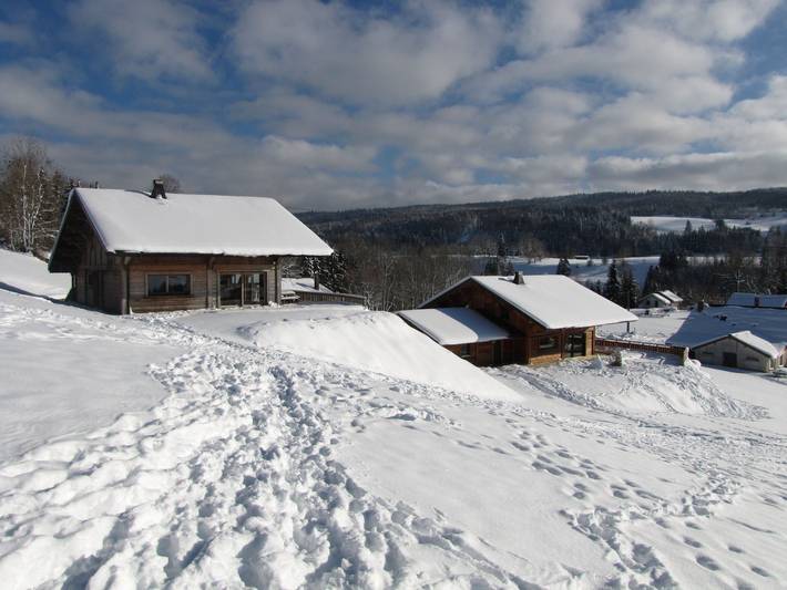 Chalet pour 10 personnes, avec sauna ainsi que terrasse et jardin dans le Jura - 4