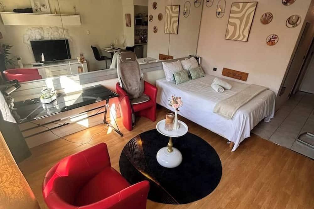 Entire apartment, Cloudy Escape - Calm, Elegance and Absolute Relaxation in Carquefou, Nantes region