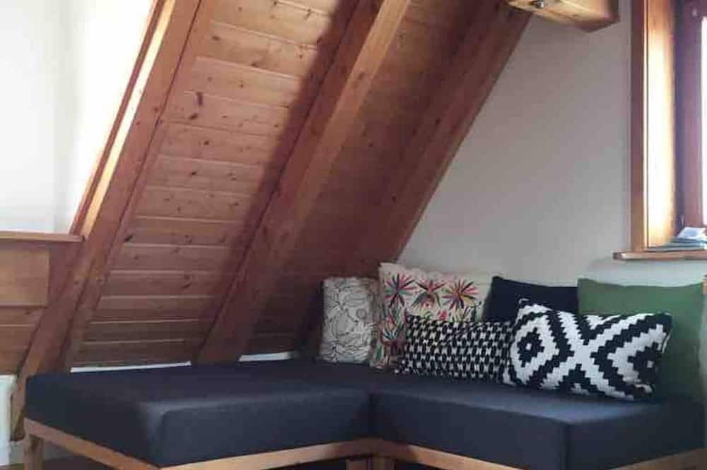 Ganze Wohnung, Gemütliches Maisonette-Studio in alter Scheune in Schwäbisch Gmünd, Erlebnisregion Ostalb region