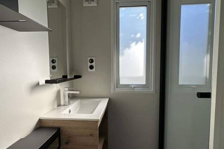 Mobil home pour 6 personnes dans Office De Tourisme Challes Les Eaux - 4