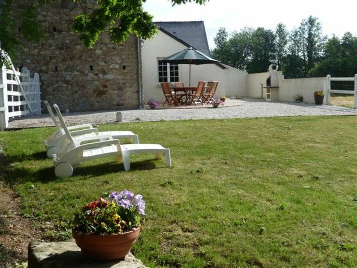 Gîte pour 6 personnes, avec jardin à Tamerville - 3