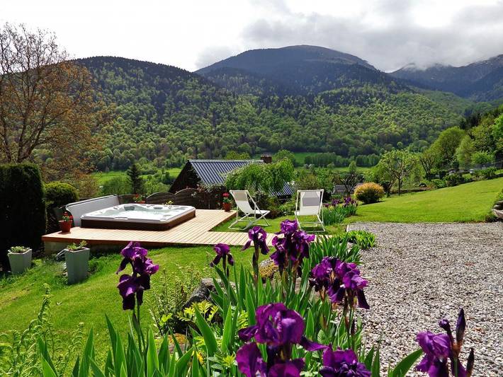 Gîte pour 6 personnes, avec jardin et jacuzzi