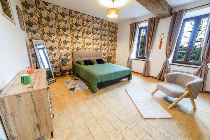 Location de vacances pour 12 personnes, avec Terrasse à Beaumont-les-Autels