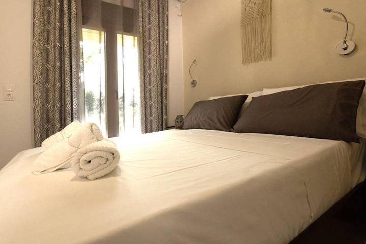 Ferienwohnung für 3 Personen, mit Balkon und Terrasse sowie Garten und Ausblick in Gythio - 3