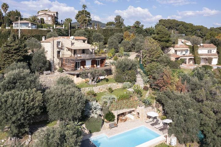 Villa pour 8 personnes, avec Balcon ainsi que Terrasse et Jardin dans Golfe-Juan