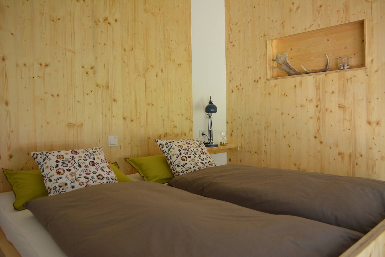 Ganze Wohnung, Ferienwohnung 'Gartenglück' mit Privatterrasse, Gemeinschaftsgarten und Wi-Fi in Inzigkofen, Naturpark Obere Donau