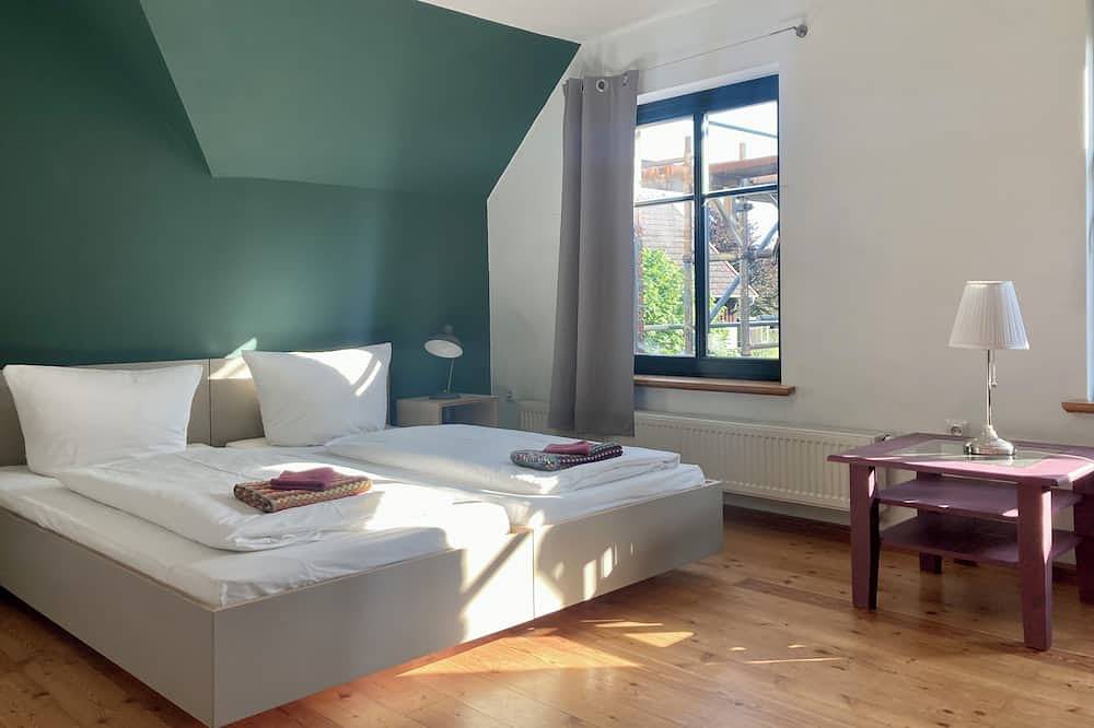 Helle Gästewohnung in der Dorfmitte mit riesigem Garten unweit der Havelquelle in Ankershagen, Müritz