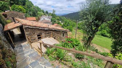 Gîte pour 4 personnes, avec jardin et vue, animaux acceptés dans Miranda do Corvo