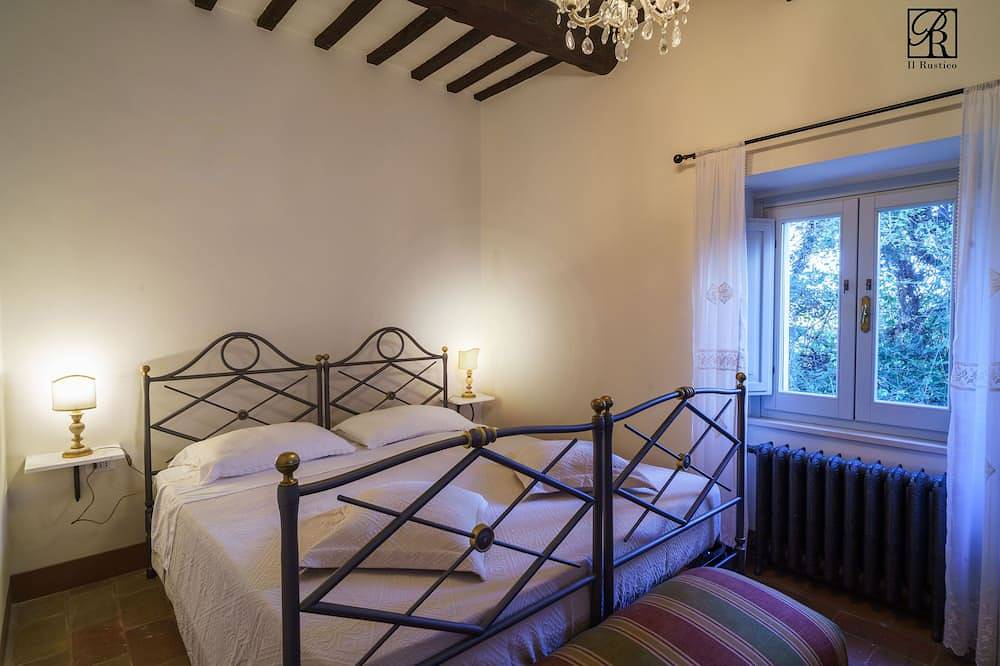 Appartamento intero, Dimora storica al centro di un borgo Medioevale, ai piedi dei monti Sibillini. in Sarnano, Parco nazionale dei Monti Sibillini