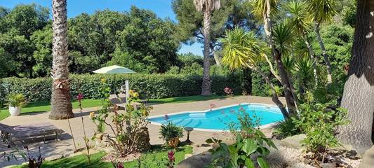 Maison d’hôte pour 2 personnes, avec jardin ainsi que piscine et vue à Le Castellet