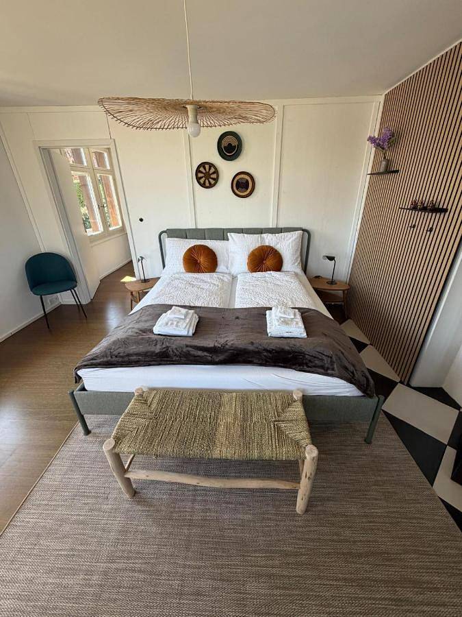 Ferienwohnung für 6 Personen, mit Balkon und Terrasse sowie Garten und Sauna in Thun