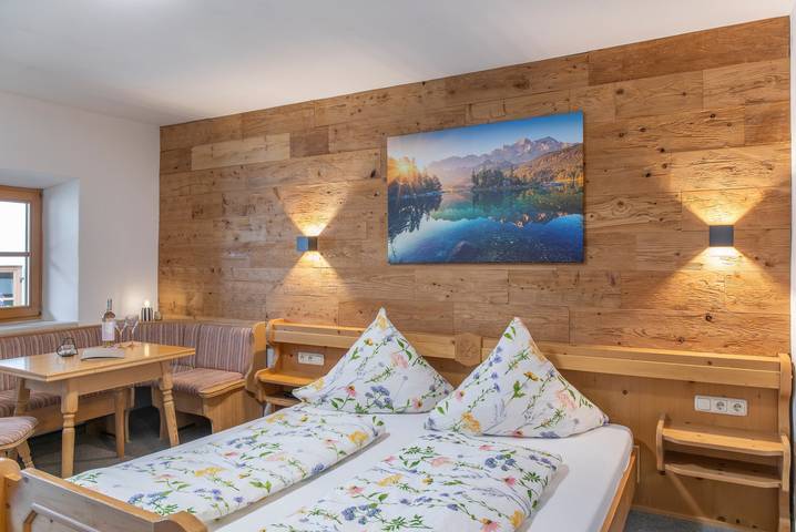 Entire studio, Höllental Holiday Apartment – Newly Renovated, Mountain View, Balcony, Wi-Fi, 1–2 Guests in Grainau, Eibsee