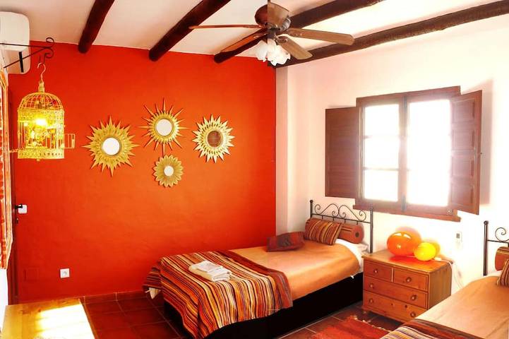 Amazing villa, superb views, close to village, private pool in Canillas de Aceituno, Cordillera Penibética