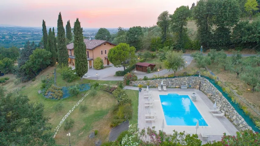 Residence per 4 persone, con piscina e panorama nonché giardino, con animali domestici - 1