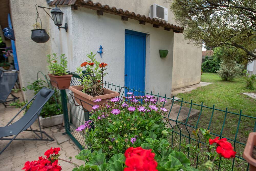 Charming house with a garden and a private pool in Clarensac, Region de Nimes