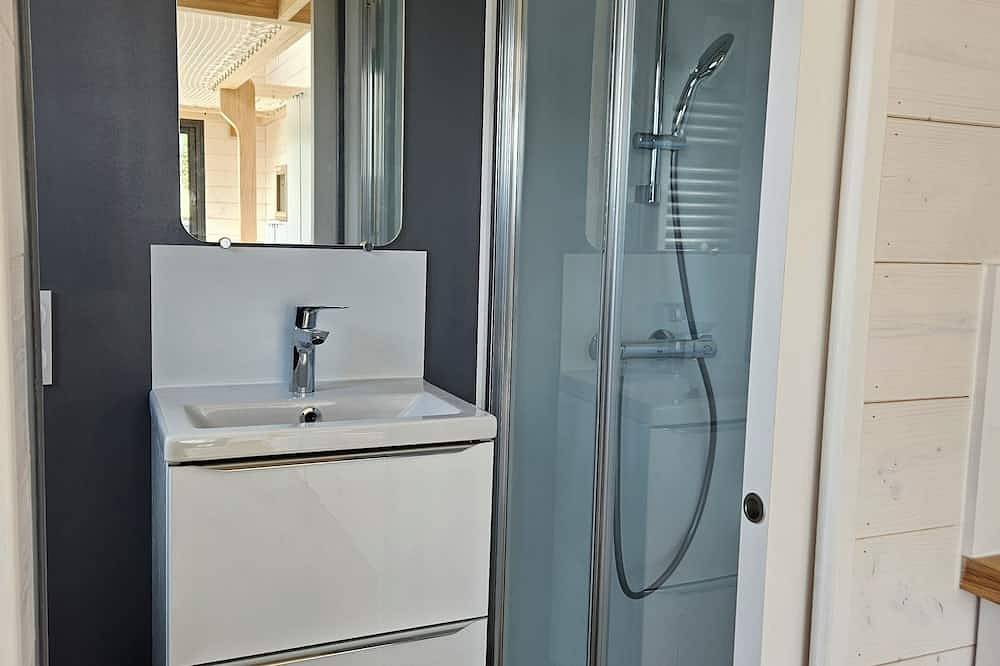 Tiny House with private Spa in Boigny-sur-Bionne, Loire-Tal
