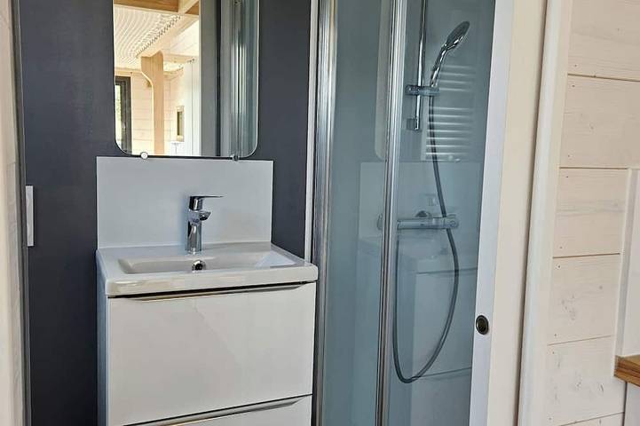 Tiny House with private Spa in Boigny-sur-Bionne, Loire-Tal