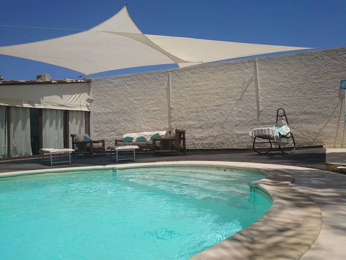 Casa de vacaciones para 7 personas, con balcón además de piscina y jardín - 1